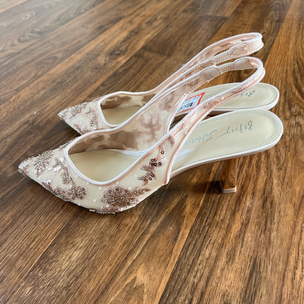 Betsey Johnson Blush Beaded Slingback Pointed Toe Heels - Picture 2 of 3